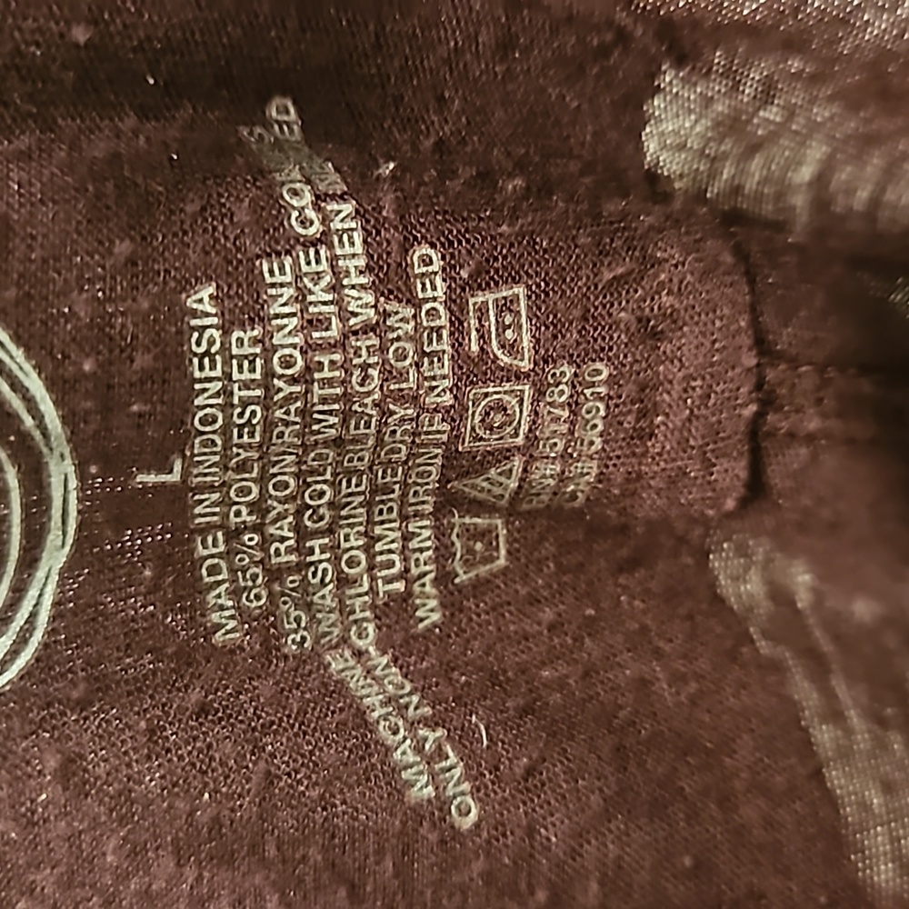 Maurices 24/ 7 Women Top Size L Purple W Silver Mixed, Cross String Around Neck - Picture 6 of 8